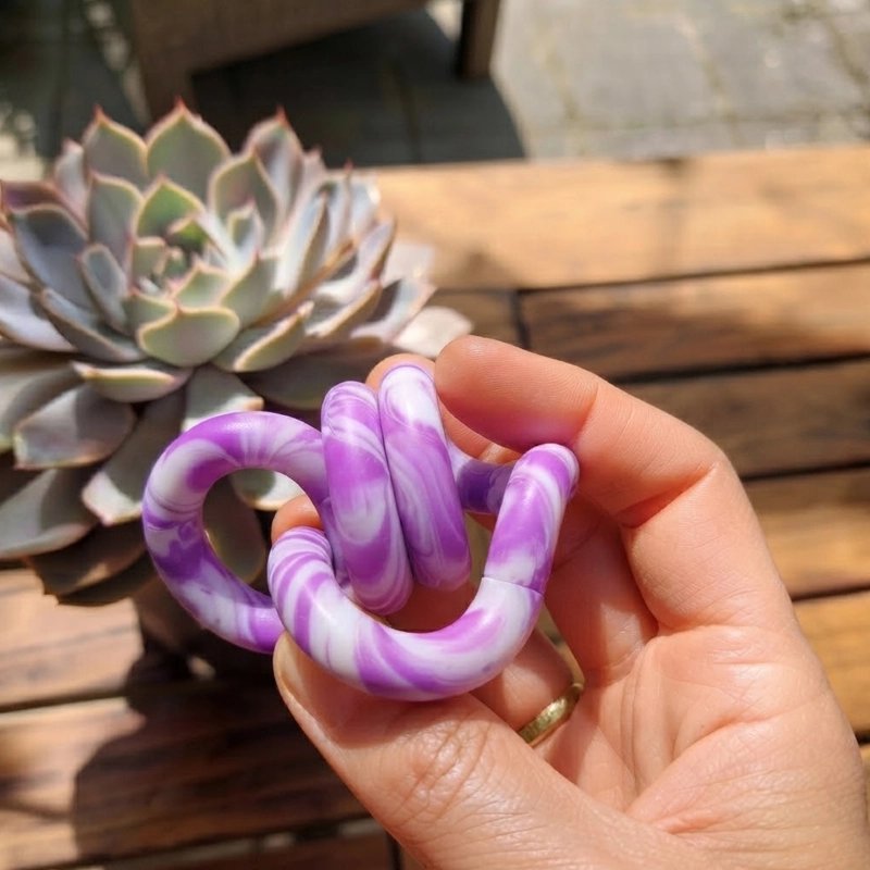 fidget toys tangel violet